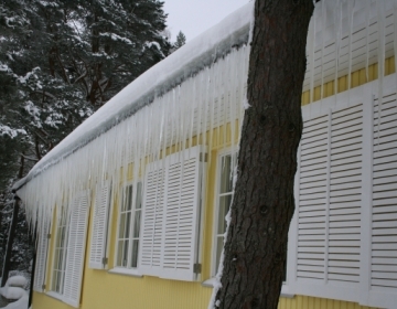 Snow control from roofs